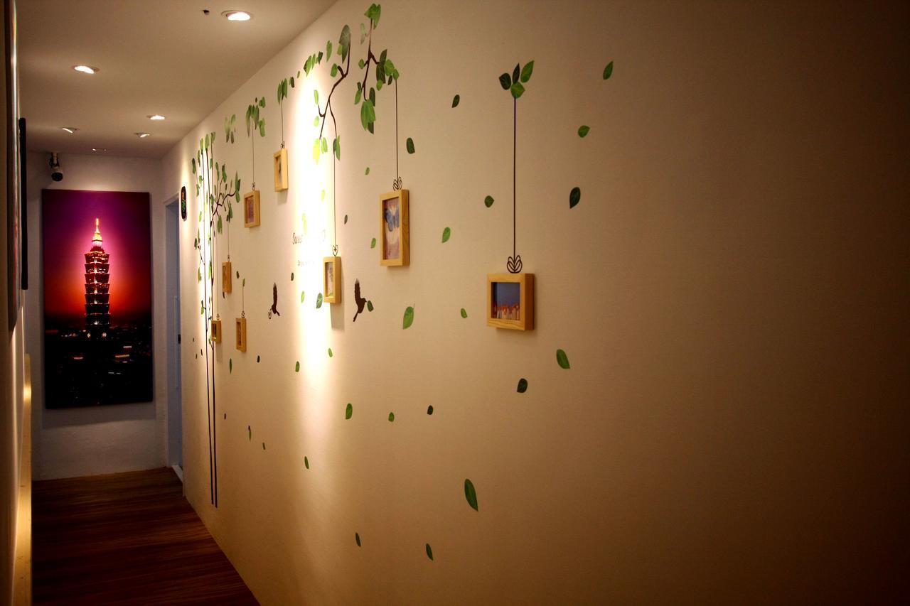 Color House Hostel Đài Trung Ngoại thất bức ảnh