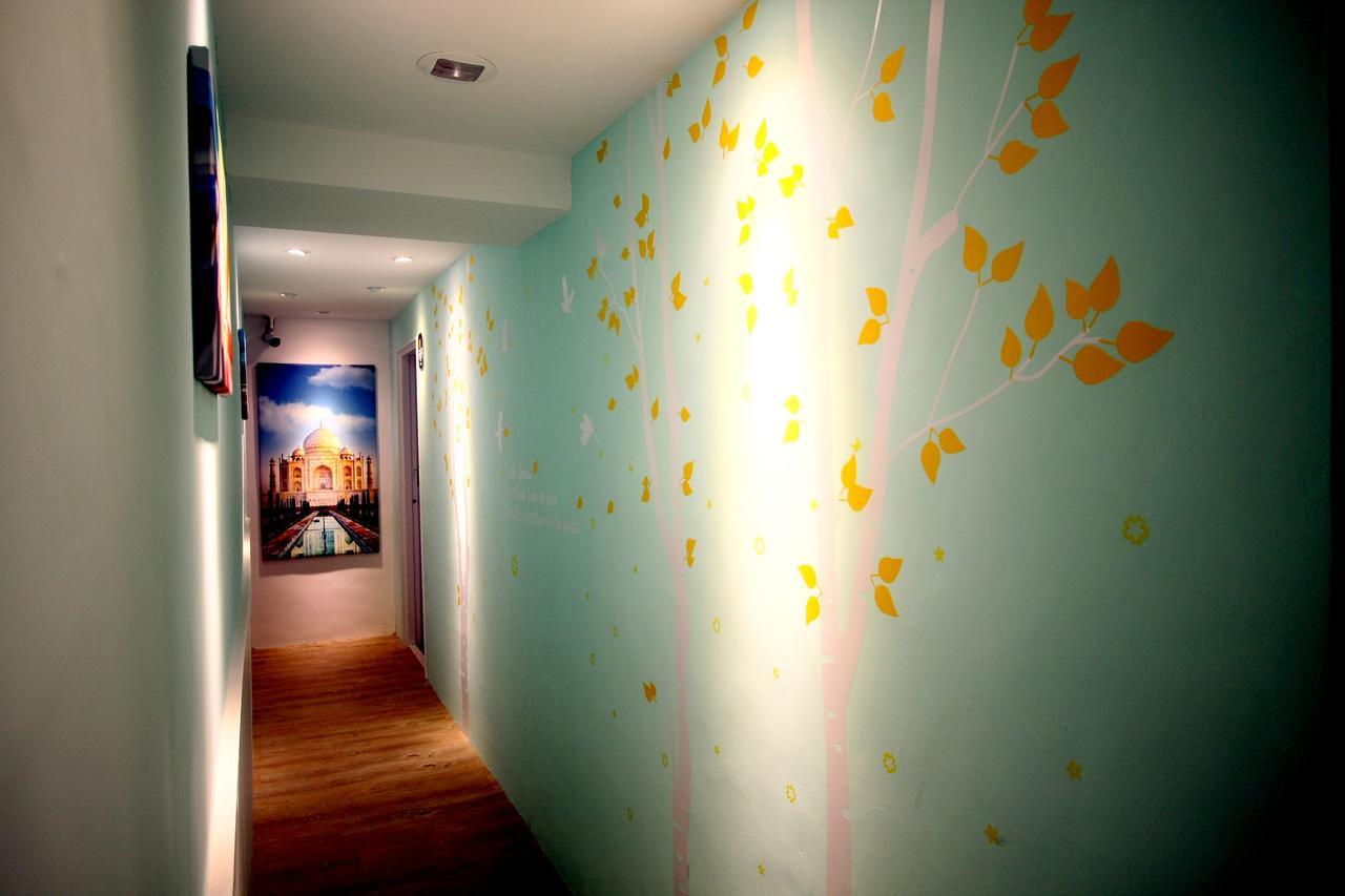 Color House Hostel Đài Trung Ngoại thất bức ảnh
