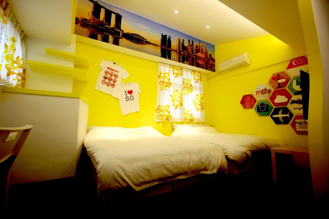 Color House Hostel Đài Trung Ngoại thất bức ảnh