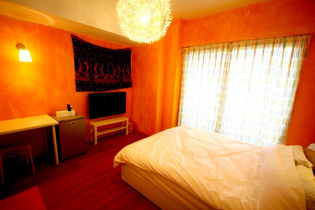 Color House Hostel Đài Trung Ngoại thất bức ảnh