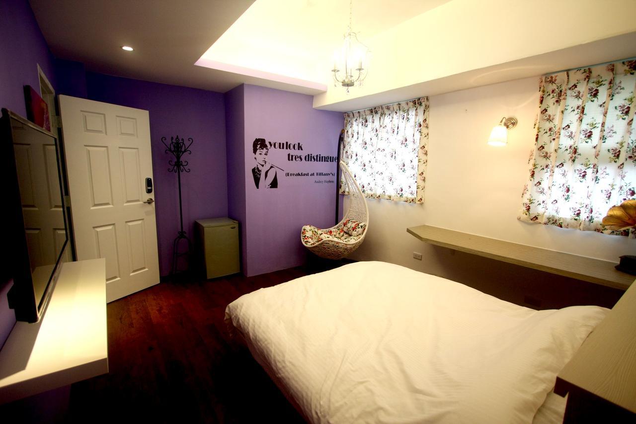 Color House Hostel Đài Trung Ngoại thất bức ảnh