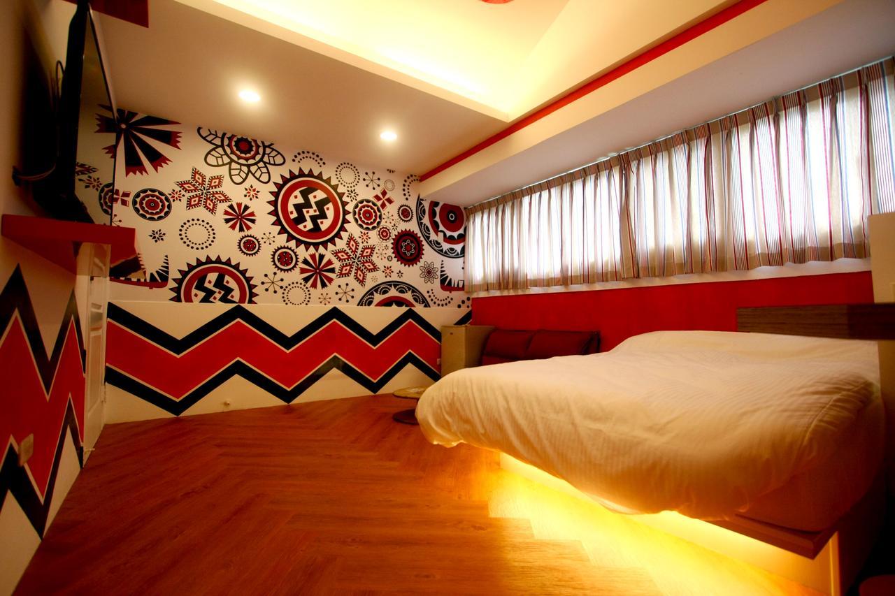 Color House Hostel Đài Trung Ngoại thất bức ảnh