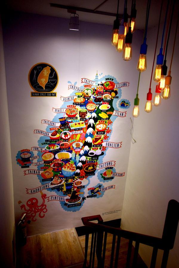 Color House Hostel Đài Trung Ngoại thất bức ảnh